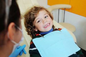 child gets pediatric dentistry 